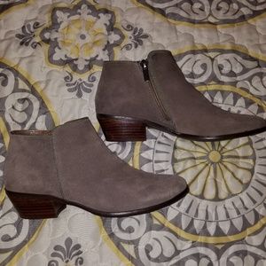 Crown Vintage ankle booties